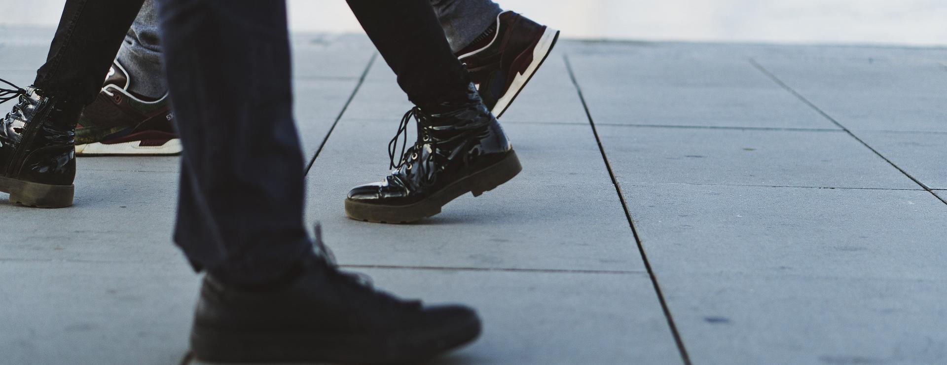 Fashion Shoe Store -Fashion Shoe Store legs 4666061 1920